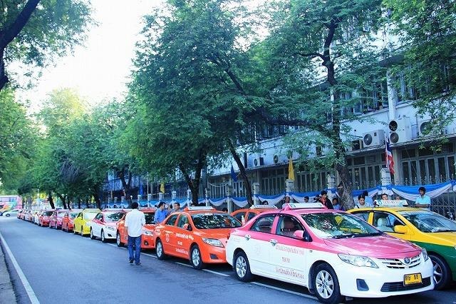 バンコクのタクシー約100台、LPG値上げに抗議