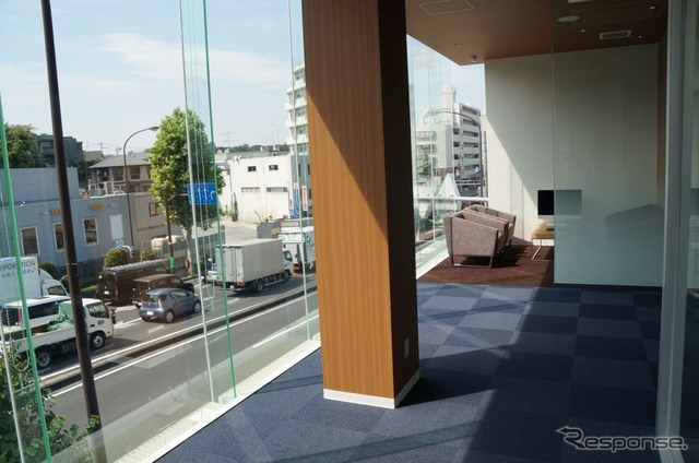 五感で選べる輸入車専門店「リベラーラ世田谷」オープン