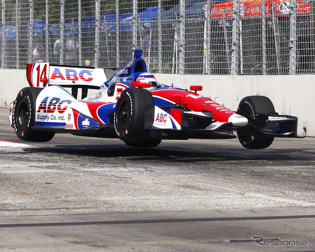 佐藤琢磨は好調に思われたが、マシントラブルで早期戦線離脱。写真：IndyCar