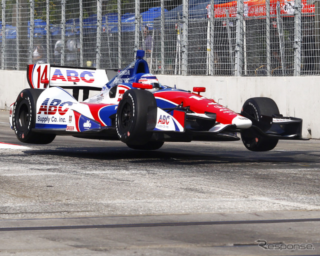 佐藤琢磨は好調に思われたが、マシントラブルで早期戦線離脱。写真:IndyCar