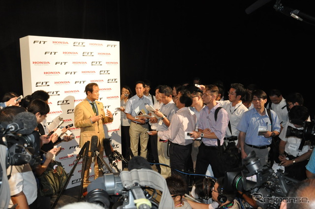 ホンダ フィット 発表会のようす