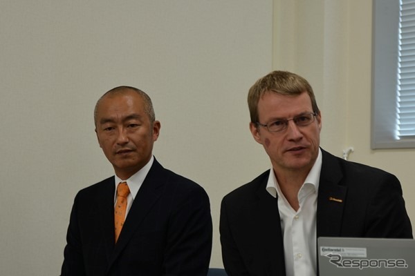 コンティネンタル・オートモーティブ株式会社 代表取締役クリストフ・ハゲドーン氏(右)と、パワートレイン部門 日本&ASEAN地域担当上級副社長 田中昌一氏(左)