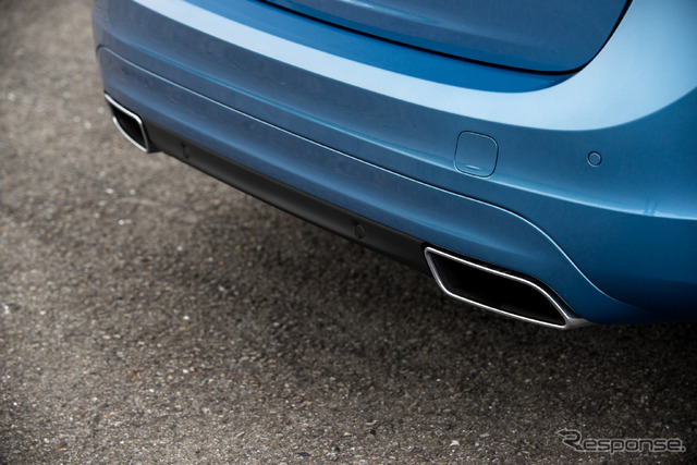 ボルボ V60 T6 AWD