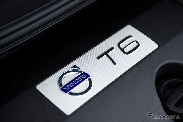 ボルボ V60 T6 AWD