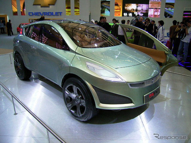 【上海モーターショー05】あら、かっこいい! …GMのコンセプトカー