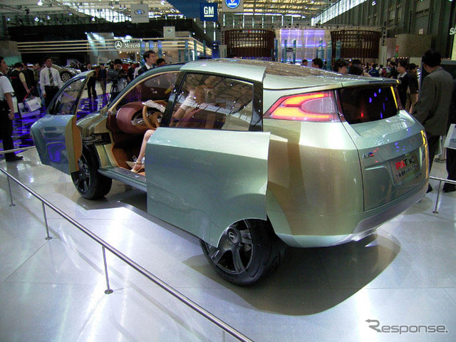 【上海モーターショー05】あら、かっこいい! …GMのコンセプトカー