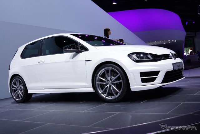 新型フォルクスワーゲン ゴルフ R(フランクフルトモーターショー13)