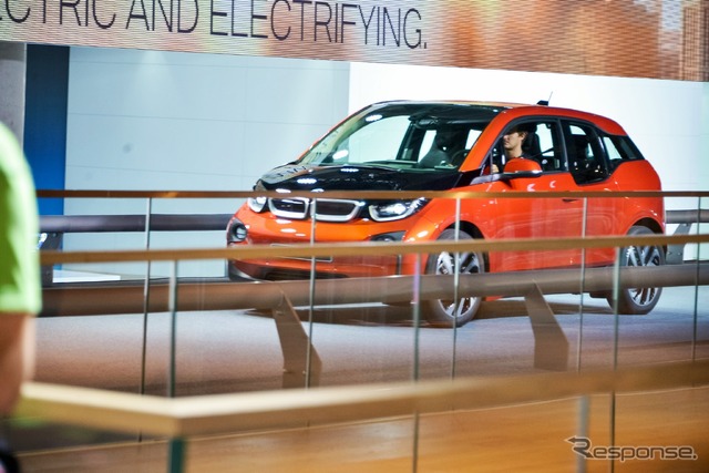 BMWのホール11(フランクフルトモーターショー13)