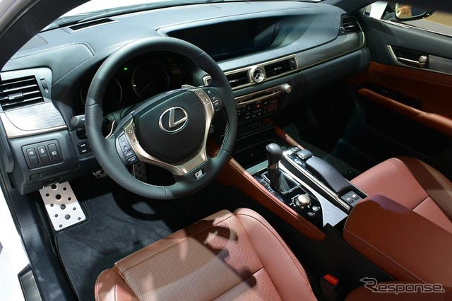 新型レクサスGS のGS300h(フランクフルトモーターショー13)