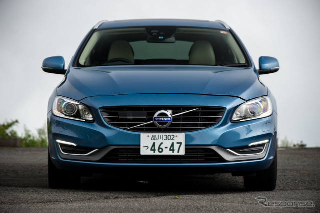 ボルボ V60 T6 AWD（参考画像）