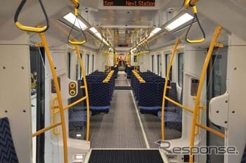 ニュージーランド・オークランド近郊鉄道電化用の電車のインテリア