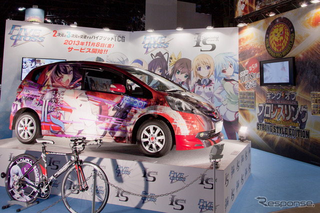 【東京ゲームショウ13】アニメ『インフィニット・ストラトス2』の痛車がブシロードに展示