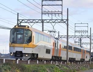 11月3日の五位堂～高安間イベント列車ツアーは団体専用車両「楽」を使用する。