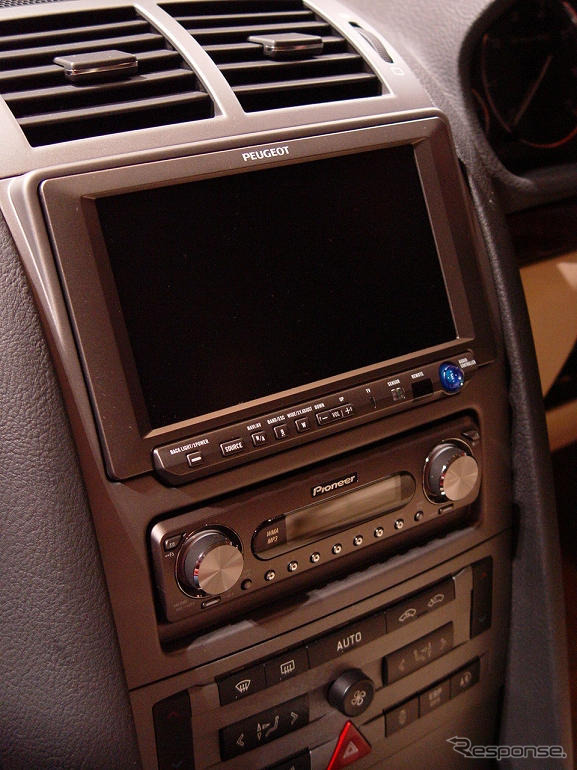 【プジョー 407 日本発表】HDDサイバーナビを全車に標準装備