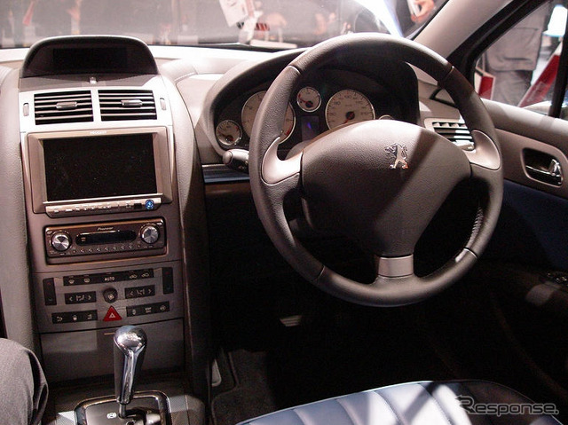 【プジョー 407 日本発表】HDDサイバーナビを全車に標準装備