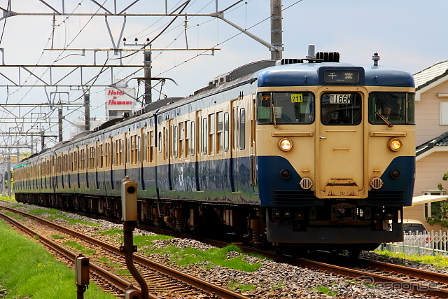 かつて外房線・内房線で活躍した113系。記念入場券セットの台紙にもデザインされている