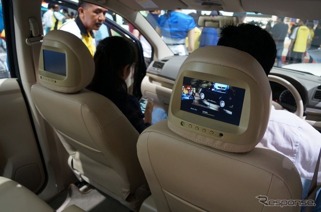 車内エンターテイメント装備も装着して、後席空間の充実装備で差別化も