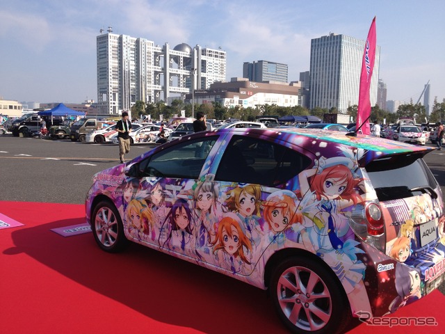 「ラブライブ!」公式販売痛車を痛Gふぇすたにて発表…声優ナビバージョンも