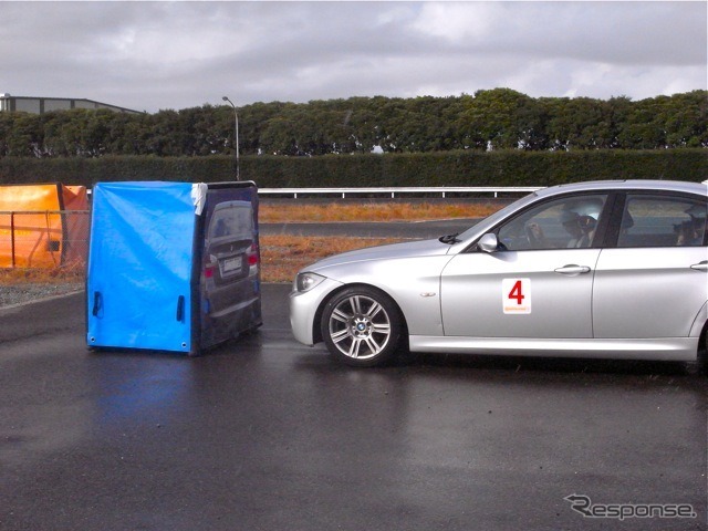 先代のBMW3シリーズに追加装着された衝突事故軽減ブレーキ