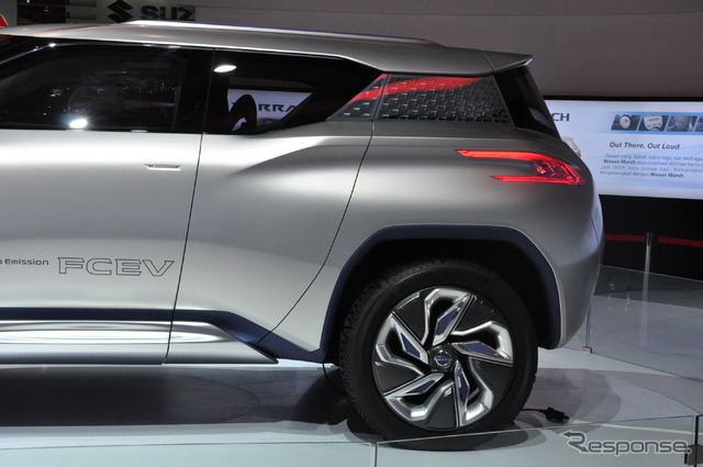 日産 TeRRA(ジャカルタモーターショー13)