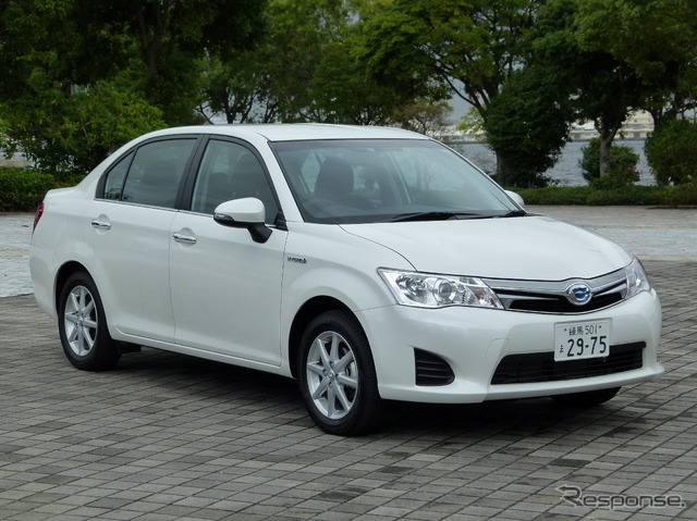 カローラアクシオHYBRID G
