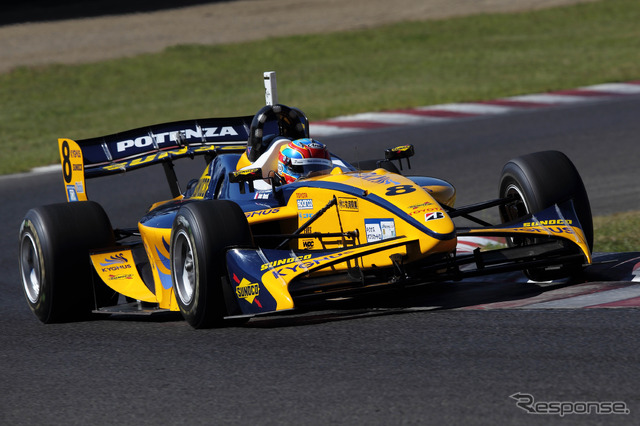 優勝のロイック・デュバル。写真:TOYOTA