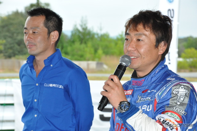 レーシングドライバーの佐々木孝太選手(右)、ジャーナリスト河口学氏