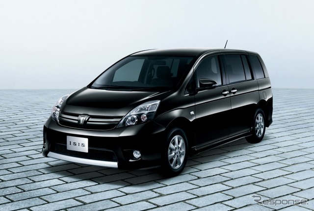 トヨタ・アイシス　特別仕様車プラタナ“V-SELECTION・Noir”