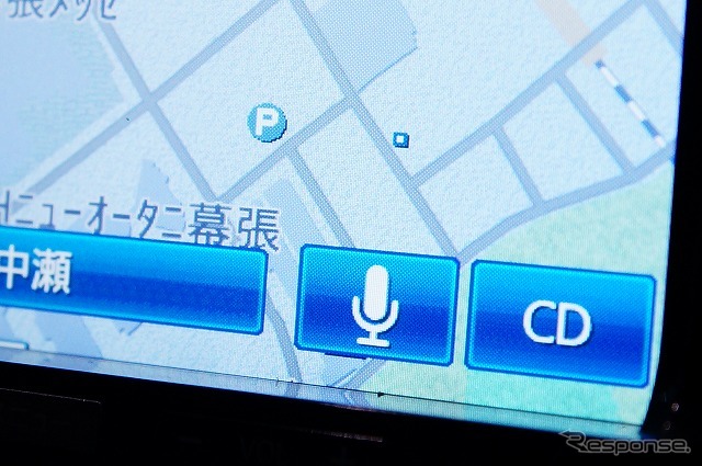 Googleの技術「インテリジェントボイス」を使った高度な音声認識が特長。