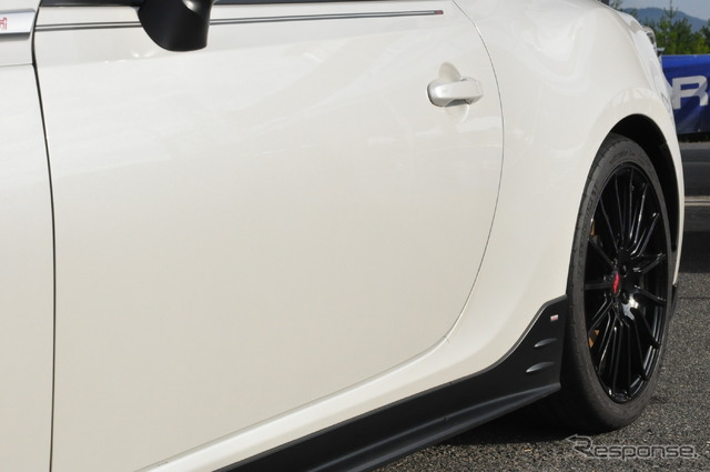 スバル BRZ tS