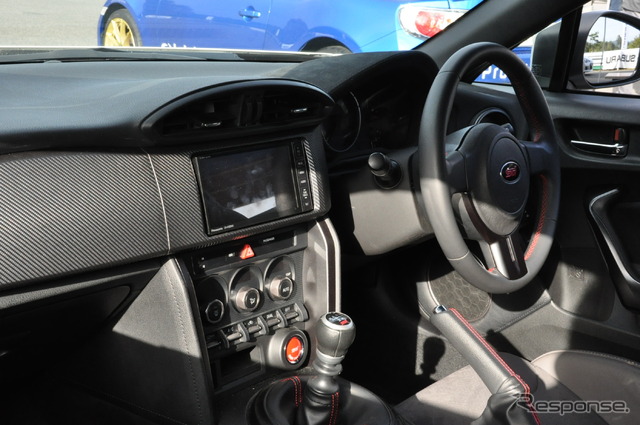 スバル BRZ tS