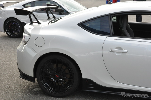 スバル BRZ tS
