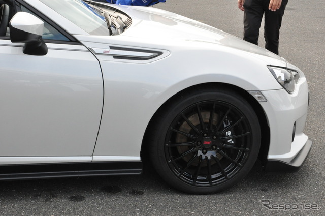 スバル BRZ tS