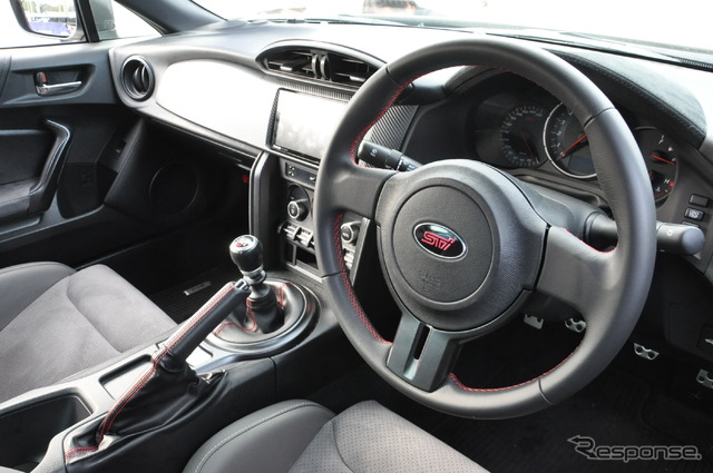 スバル BRZ tS