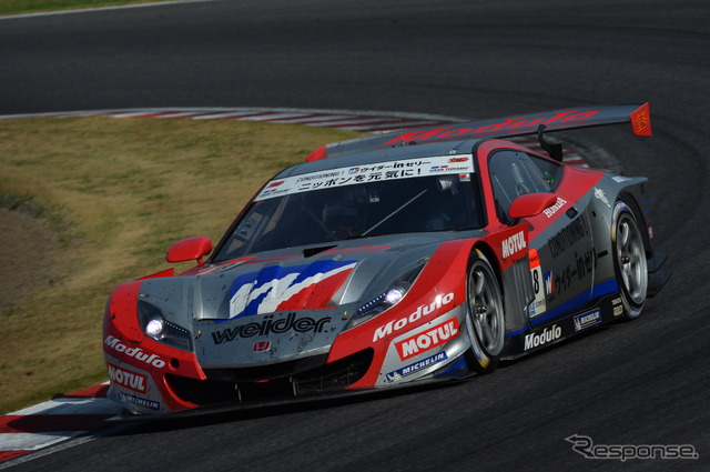 混戦のGT500、現在ポイントリーダーの山本尚貴&F.マコヴィッキィ組ホンダHSV。写真:GTA(第5戦)
