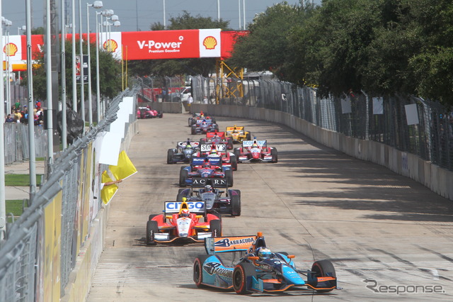 ヒューストン連戦は、バンピーな市街地特設コースが舞台。写真:IndyCar