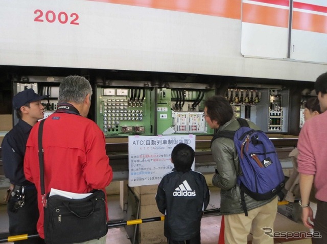 「東葉家族車両基地まつり」は11月2日開催予定。車両床下の見学もできる。