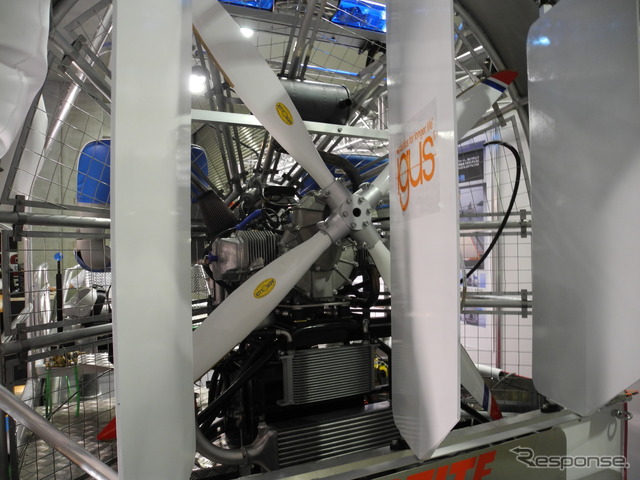 フレッシュエアーの救助用エアボート（東京国際消防防災展2013）