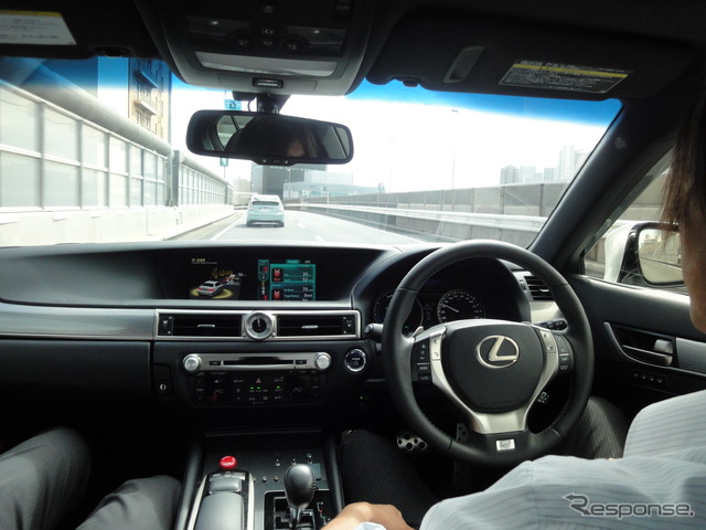 トヨタ AHDA 先行するプリウスと車車間通信し自動運転