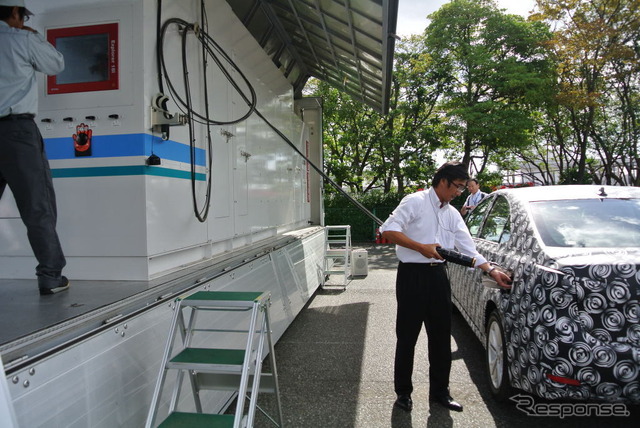 トヨタ自動車 FCV試作車