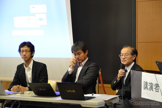 パネルディスカッション登壇者 右からNPO法人有人ロケット研究会 箱田雅彦副理事長、JAXA宇宙科学研究所 阪本成一教授、クラブツーリズム株式会社 浅川恵司宇宙旅行部長