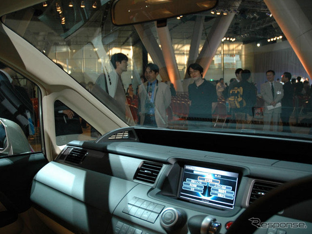 【ホンダ ステップワゴン 新型発表】三角窓で安全確認可能!?