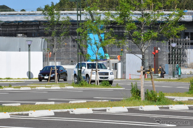 燃料電池車試乗会のようす（スマートモビリティアジア13）