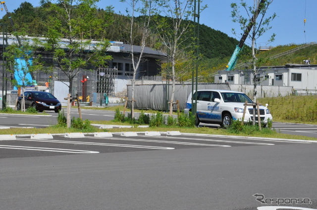 燃料電池車試乗会のようす（スマートモビリティアジア13）