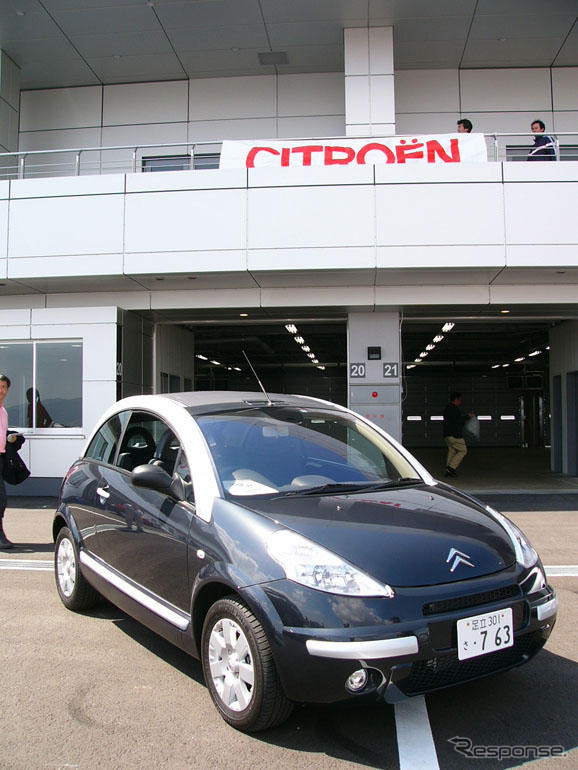 【写真蔵】シトロエン C3 プルリエルをオープンにする。