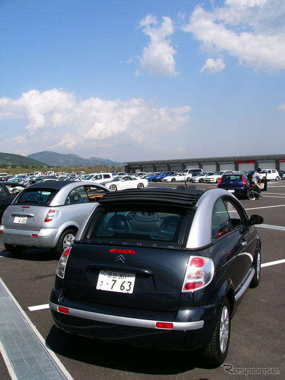 【写真蔵】シトロエン C3 プルリエルをオープンにする。