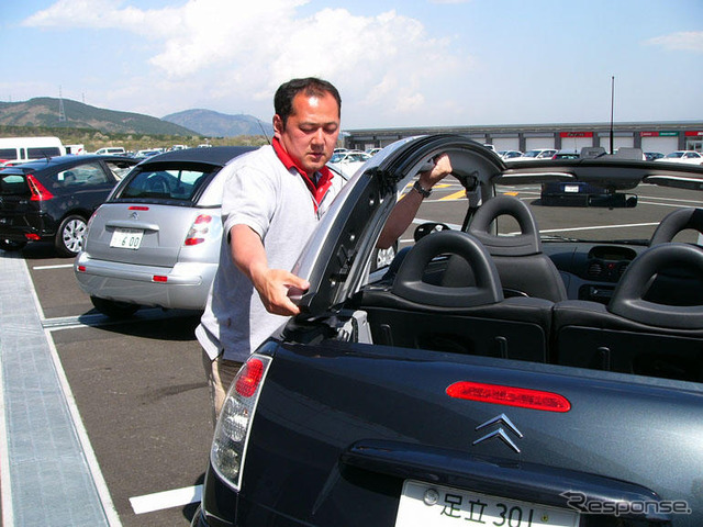 【写真蔵】シトロエン C3 プルリエルをオープンにする。