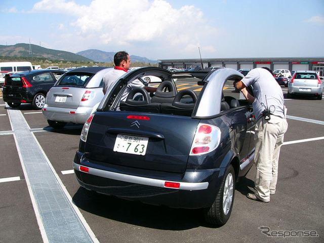 【写真蔵】シトロエン C3 プルリエルをオープンにする。