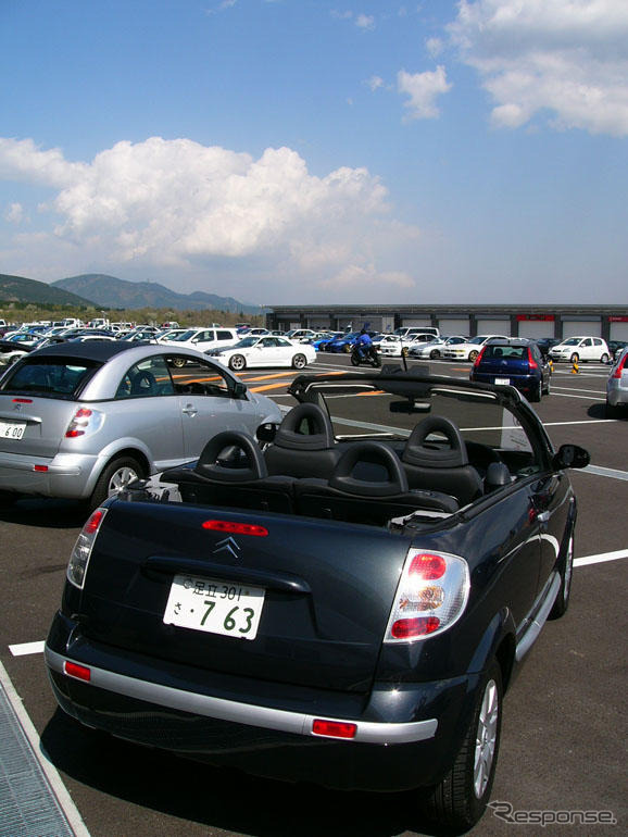 【写真蔵】シトロエン C3 プルリエルをオープンにする。