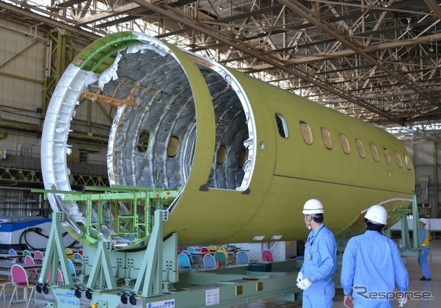 MRJ、飛行試験機初号機の最終組立開始